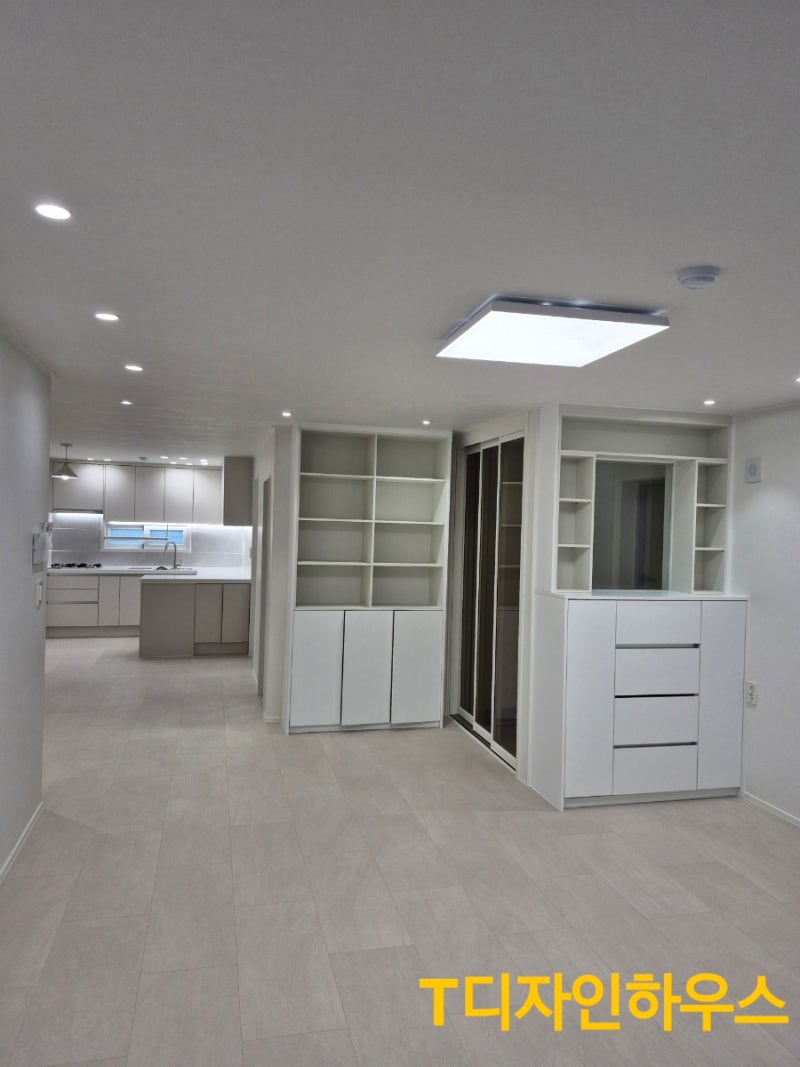 /user/t/tdesignhouse/editor/2511/4629870f7cc9a6cbda51dd601e7df51f_1762245750_2996.jpg 이미지크게보기